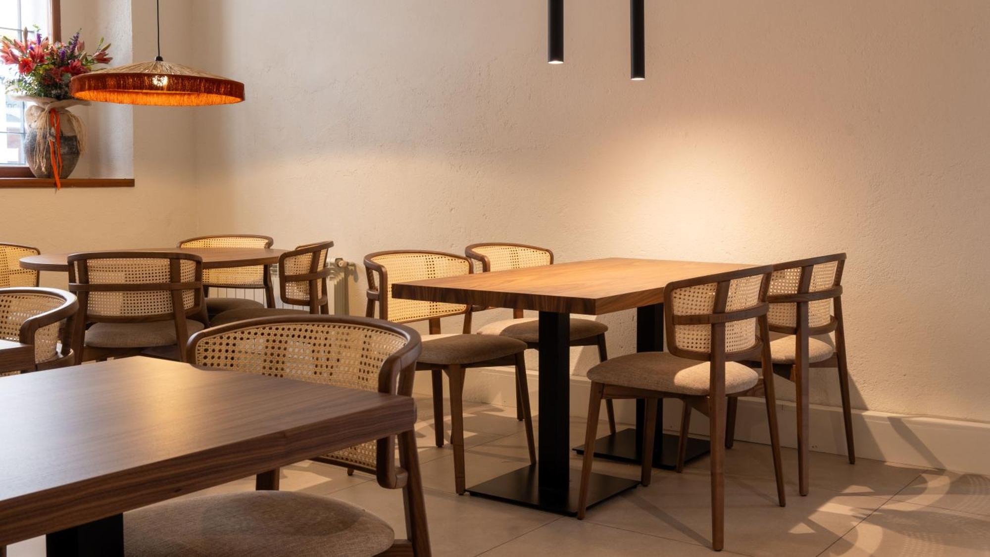 Flora Bed & Breakfast Banyoles Ngoại thất bức ảnh