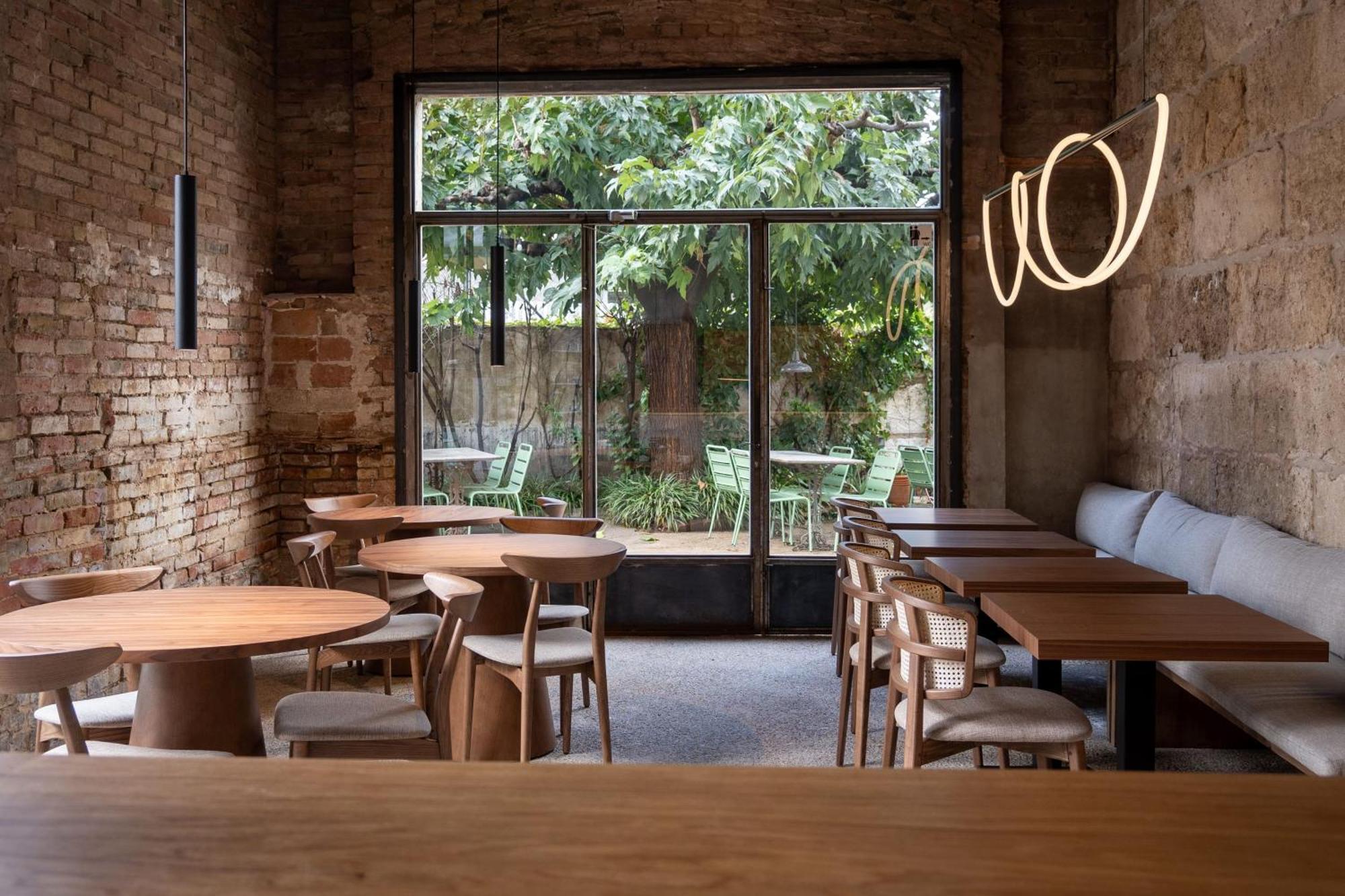 Flora Bed & Breakfast Banyoles Ngoại thất bức ảnh